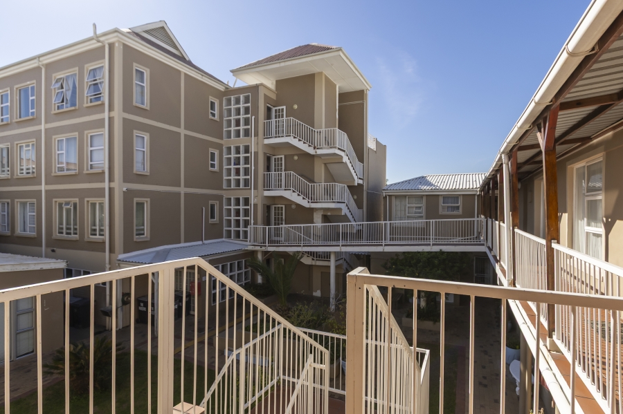 To Let 1 Bedroom Property for Rent in Strand South Western Cape